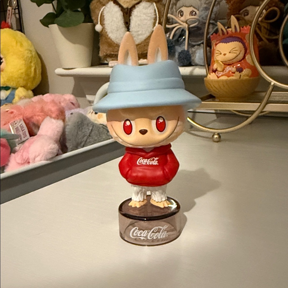 Coca-Cola x The Monsters - Vacation Fit